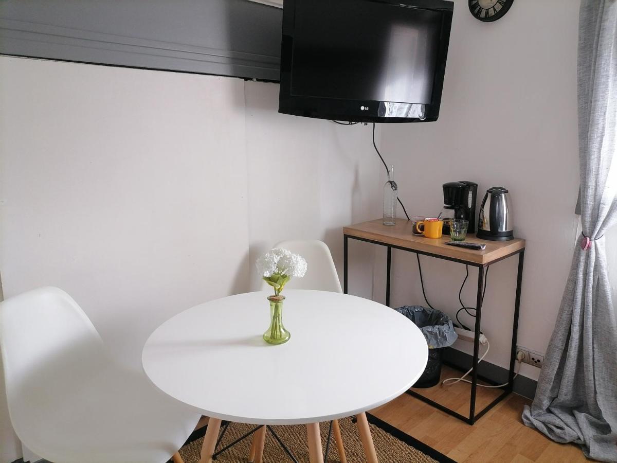 Chez Sophie Et Thibault Hotell Sceaux-du-Gatinais Exteriör bild